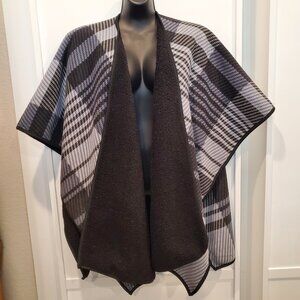 Ike Behar Black & Gray Plaid Fashion Wrap Cape One Size